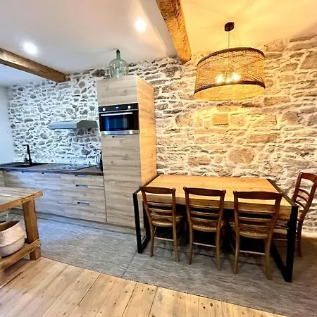 Διαμέρισμα Fisherman's House With Garden Κολιούρ