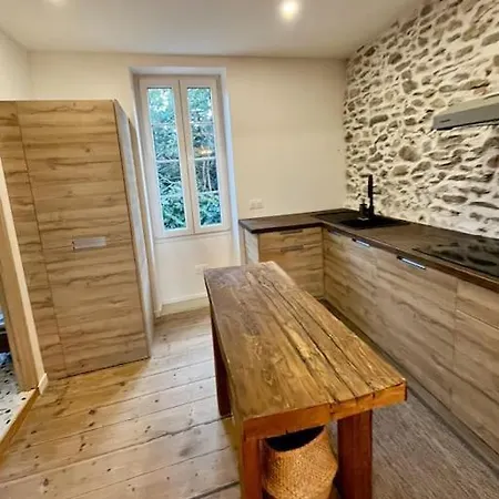 Fisherman's House With Garden * كولِيورْ